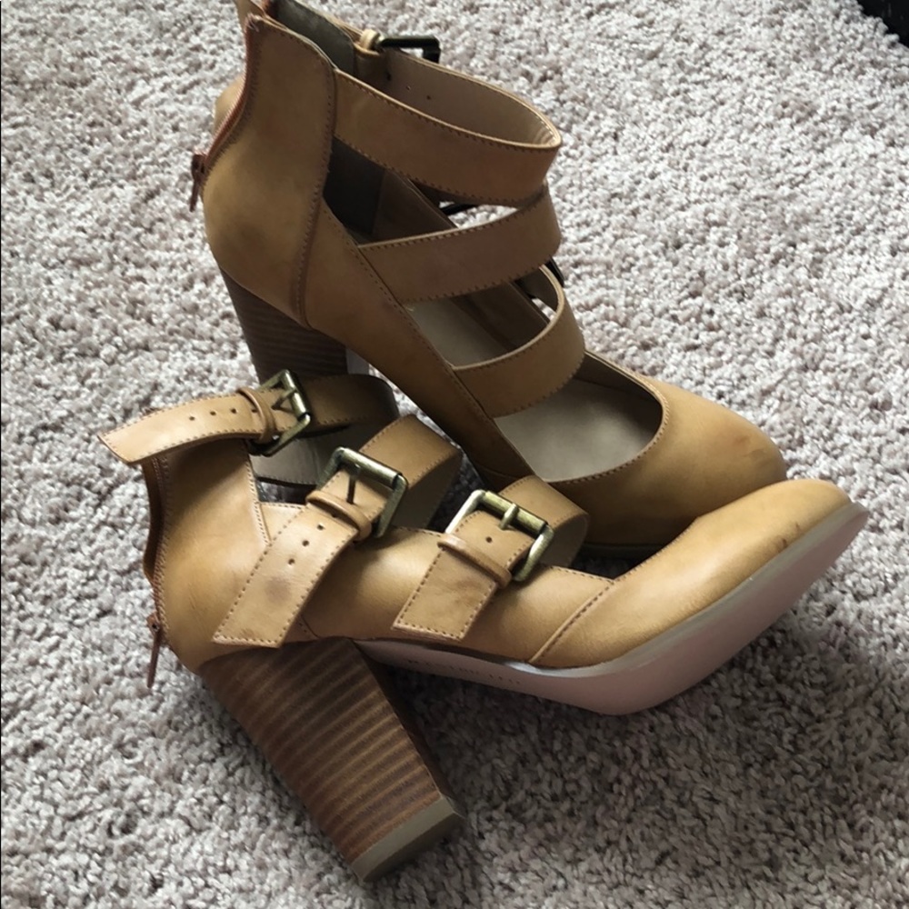NEVER WORN strappy pumps, 3.5 inch heel, size 9